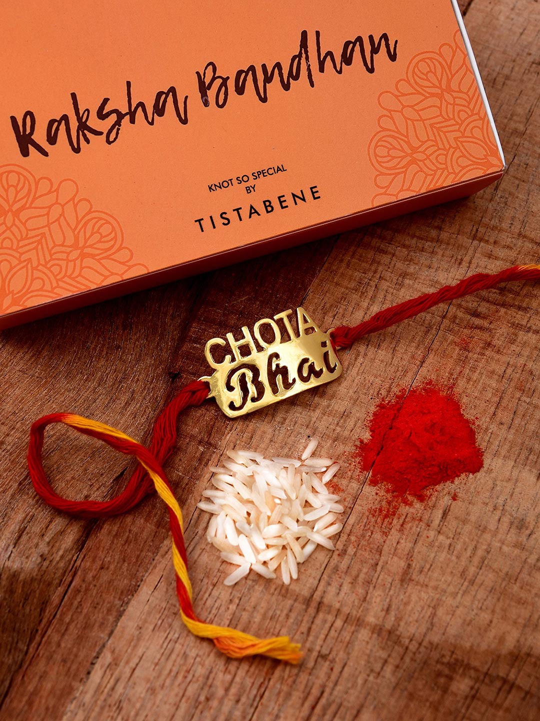

Tistabene Men Gold-Toned & Red Chota Bhai Design Name Rakhi, Multi