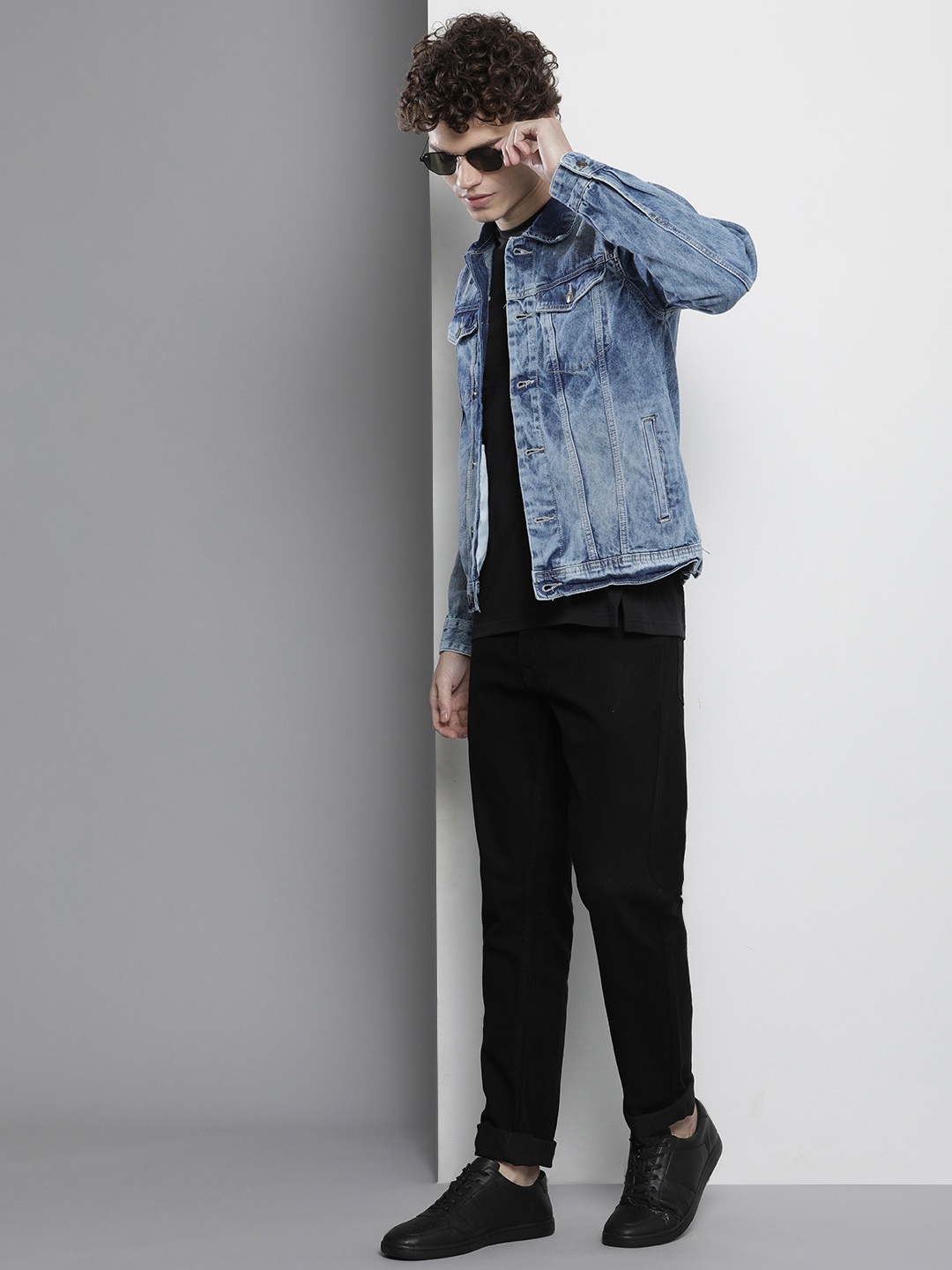 

The Indian Garage Co Men Blue Cotton Washed Denim Jacket