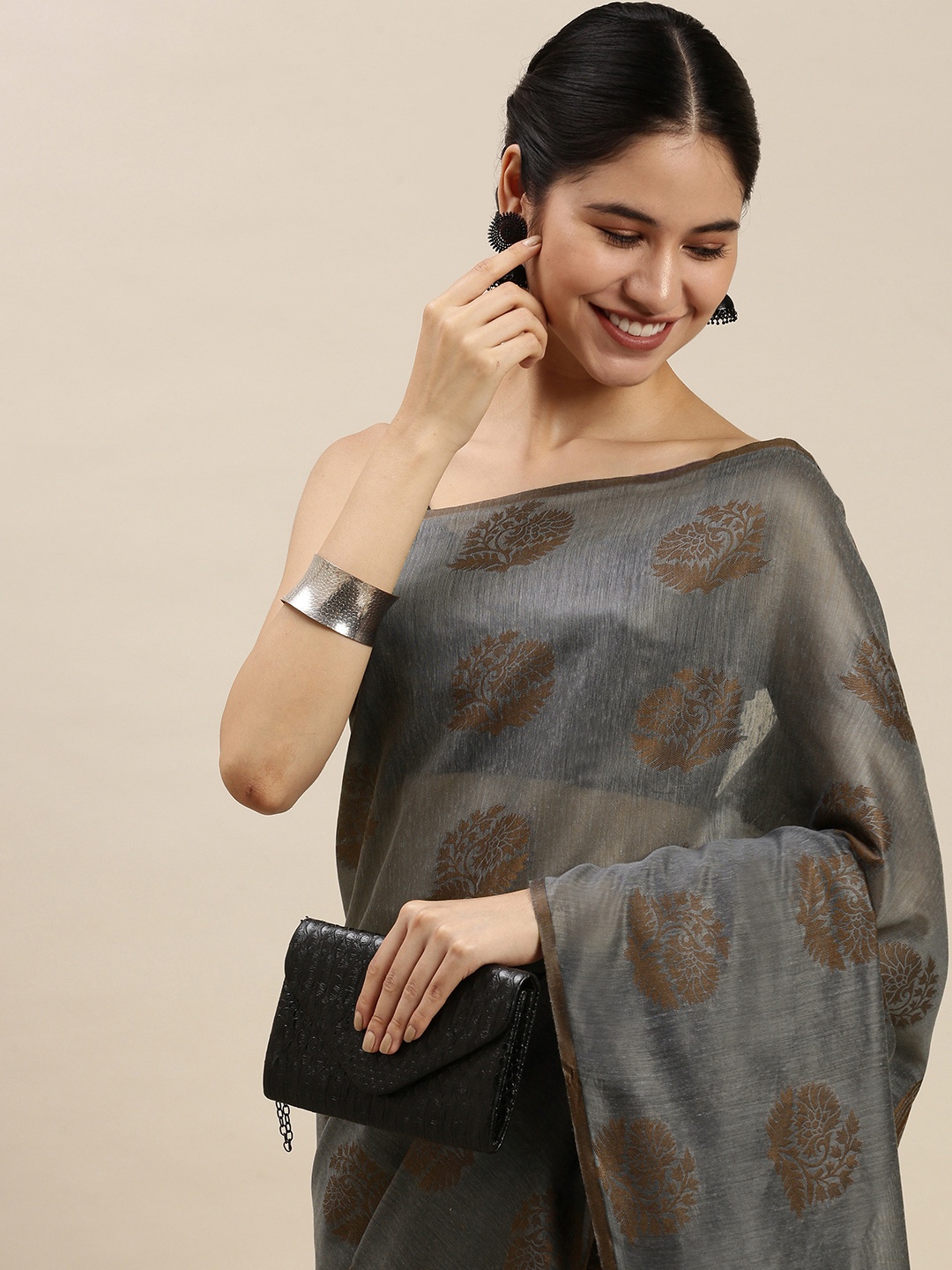 

Lookslady Grey Ethnic Motifs Zari Kanjeevaram Saree