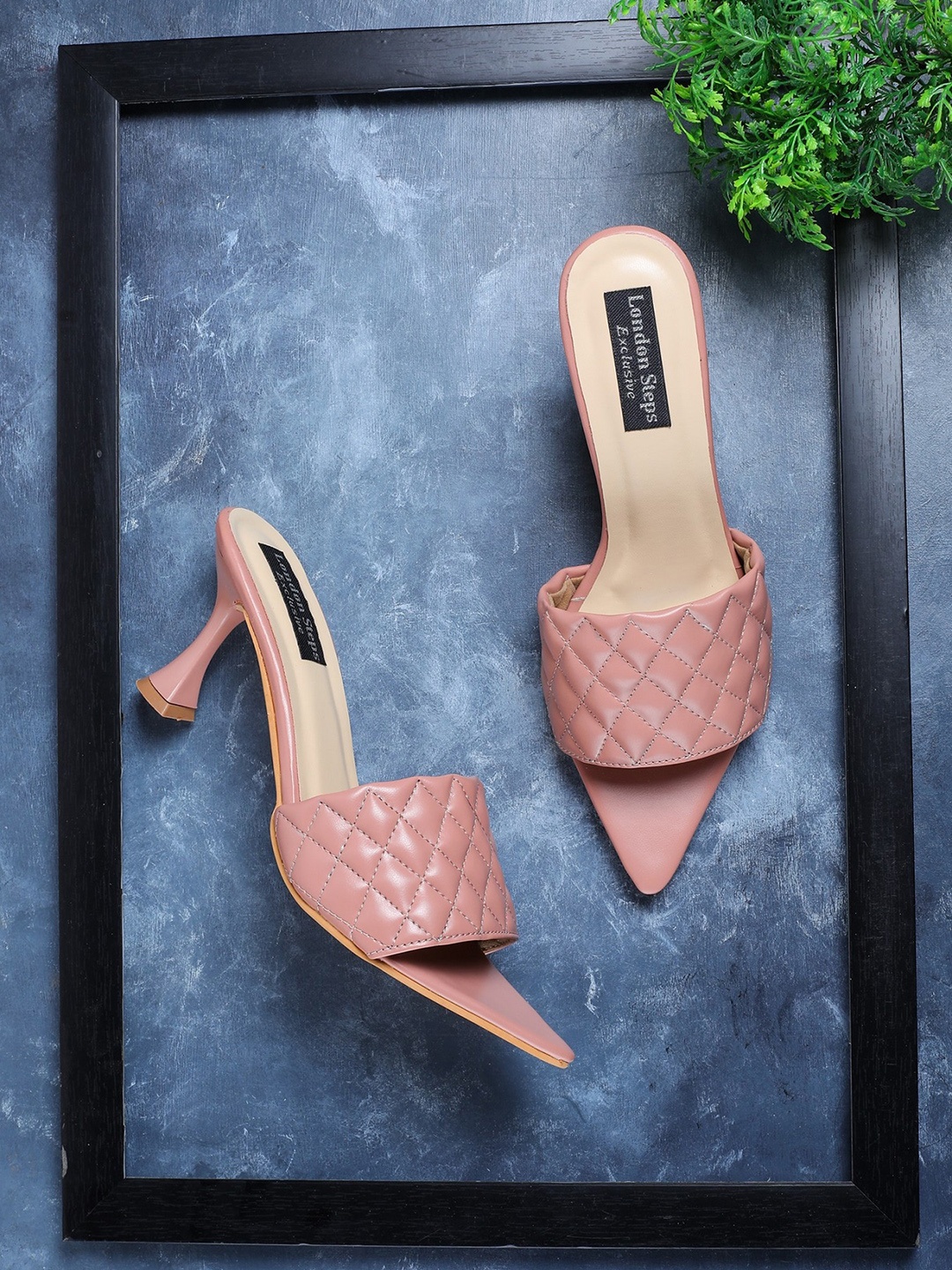 

LONDON STEPS Pink Printed Block Pumps