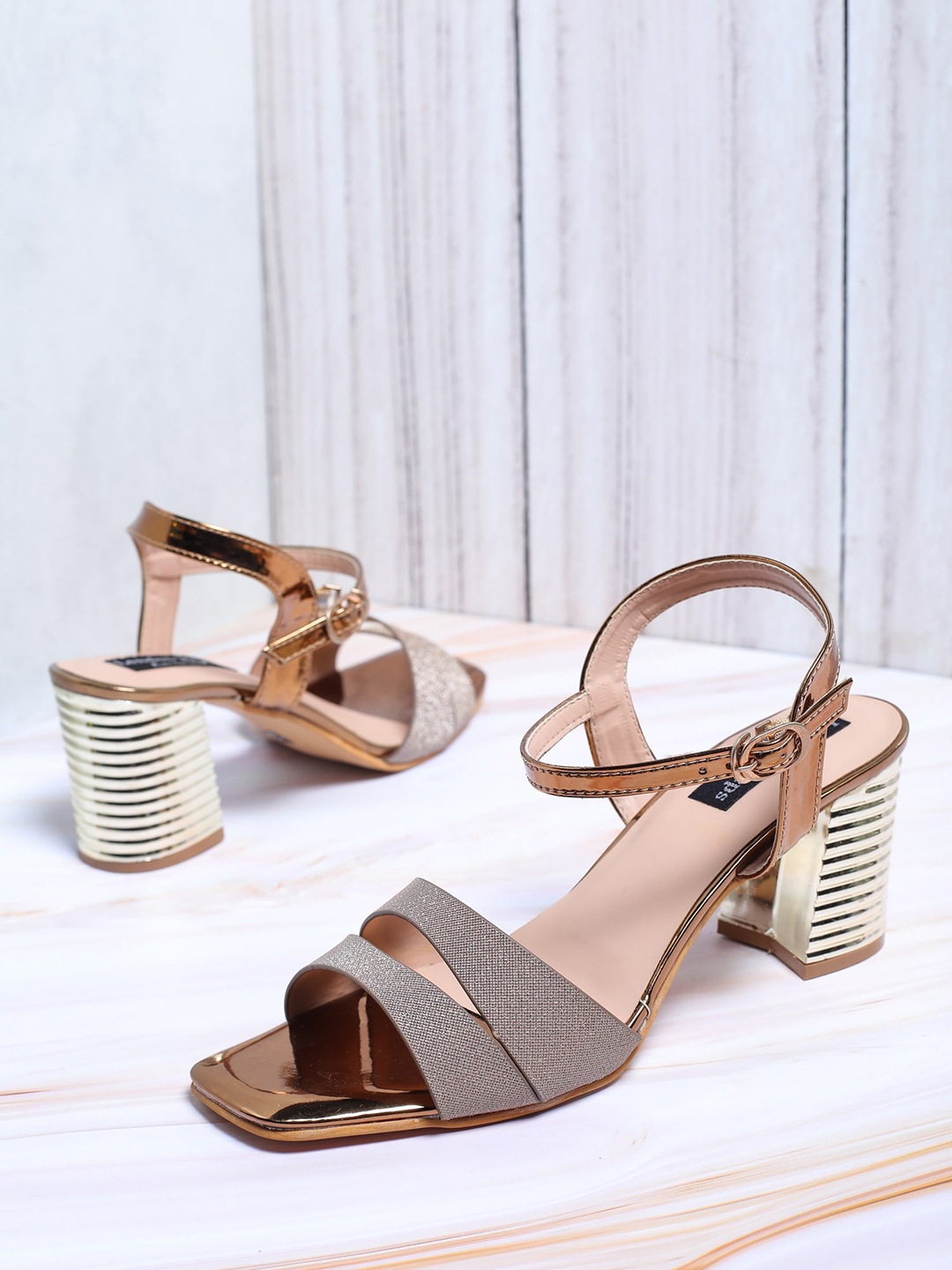 

LONDON STEPS Copper-Toned Block Sandals