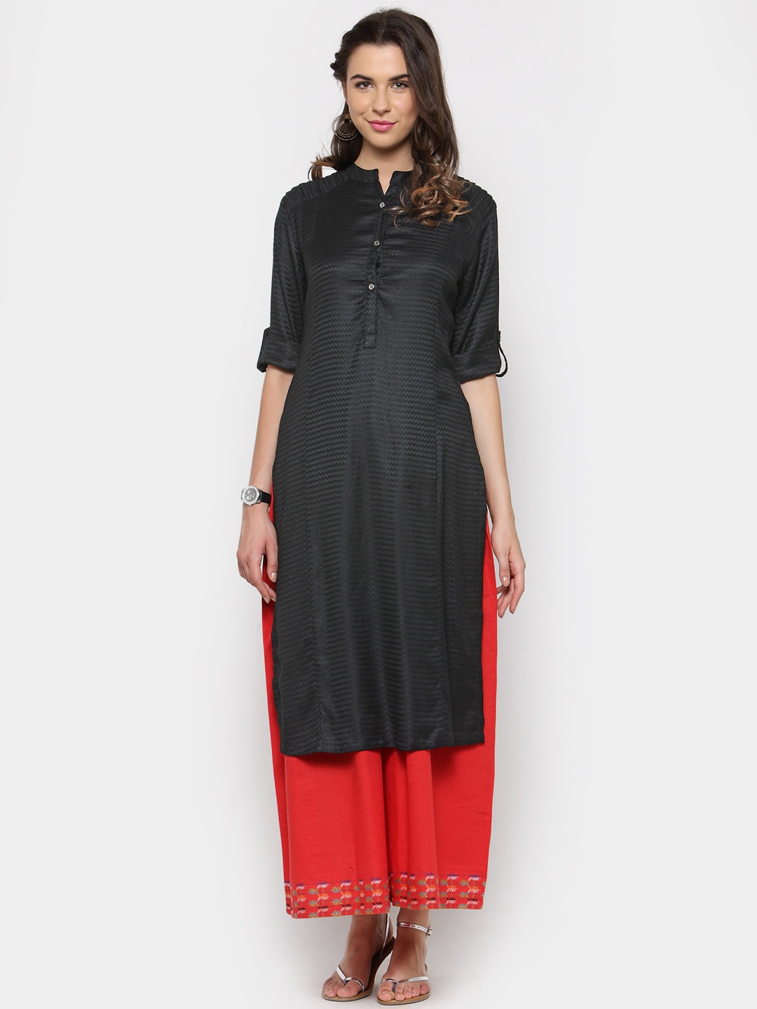 

Sera Women Black Solid Pathani Kurta