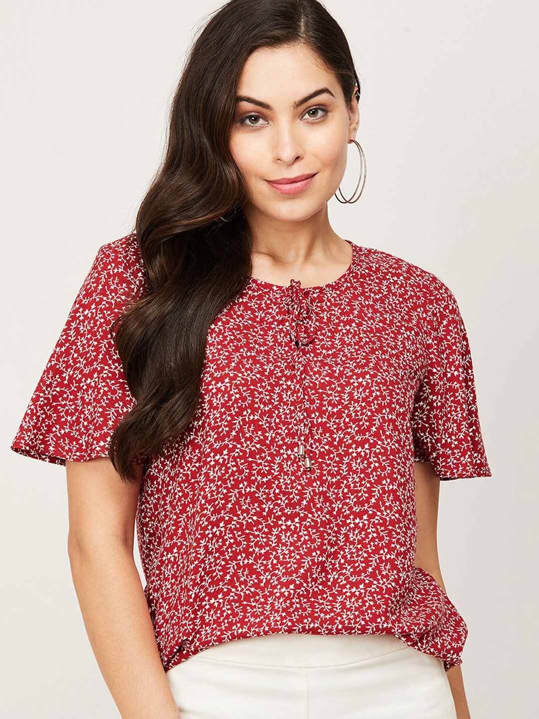 

Fame Forever by Lifestyle Women Red & White Floral Print Top