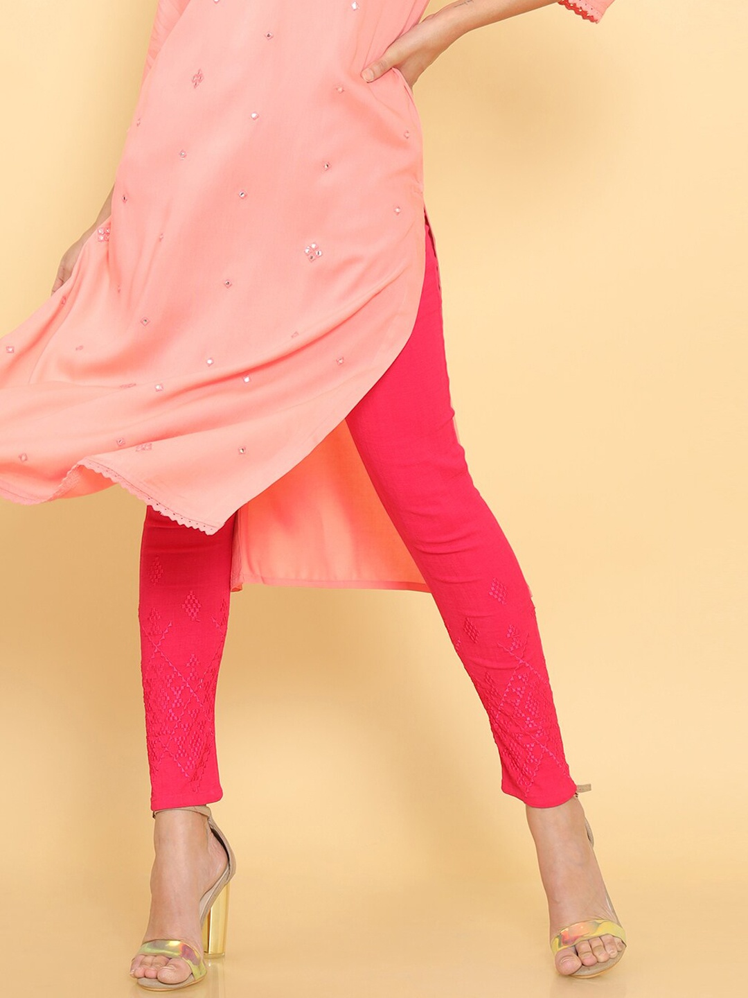 

Soch Women Pink Ankle-Length Leggings