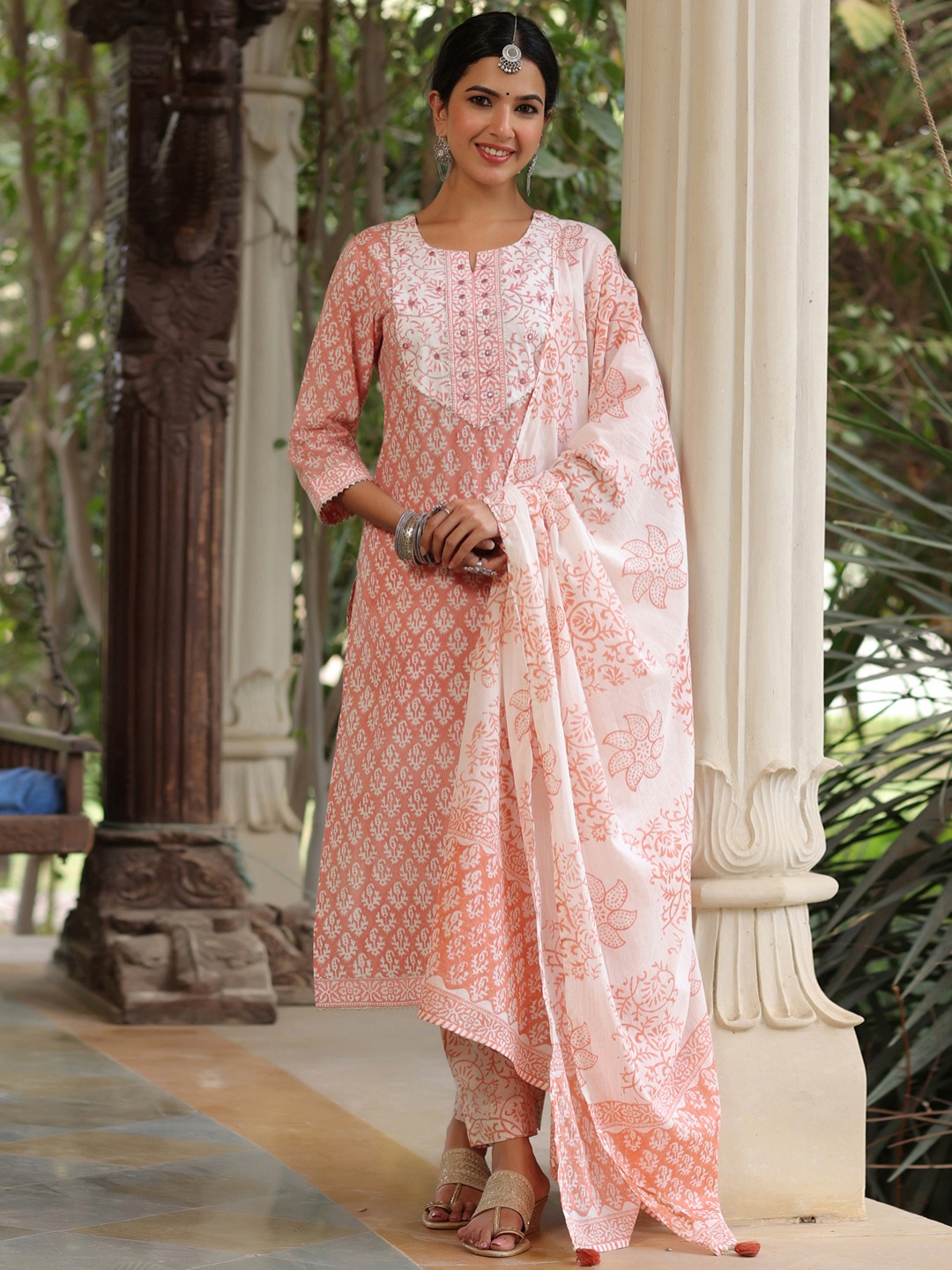 

PIROH Women Peach-Coloured Printed Kurta with Trouser & Dupatta