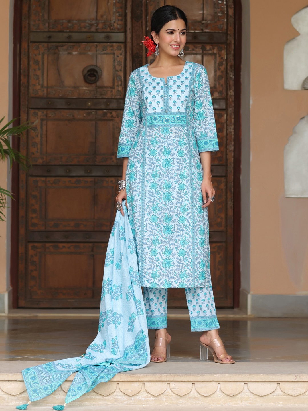 

PIROH Women Blue Jaal Printed Kurta with Trousers & Dupatta