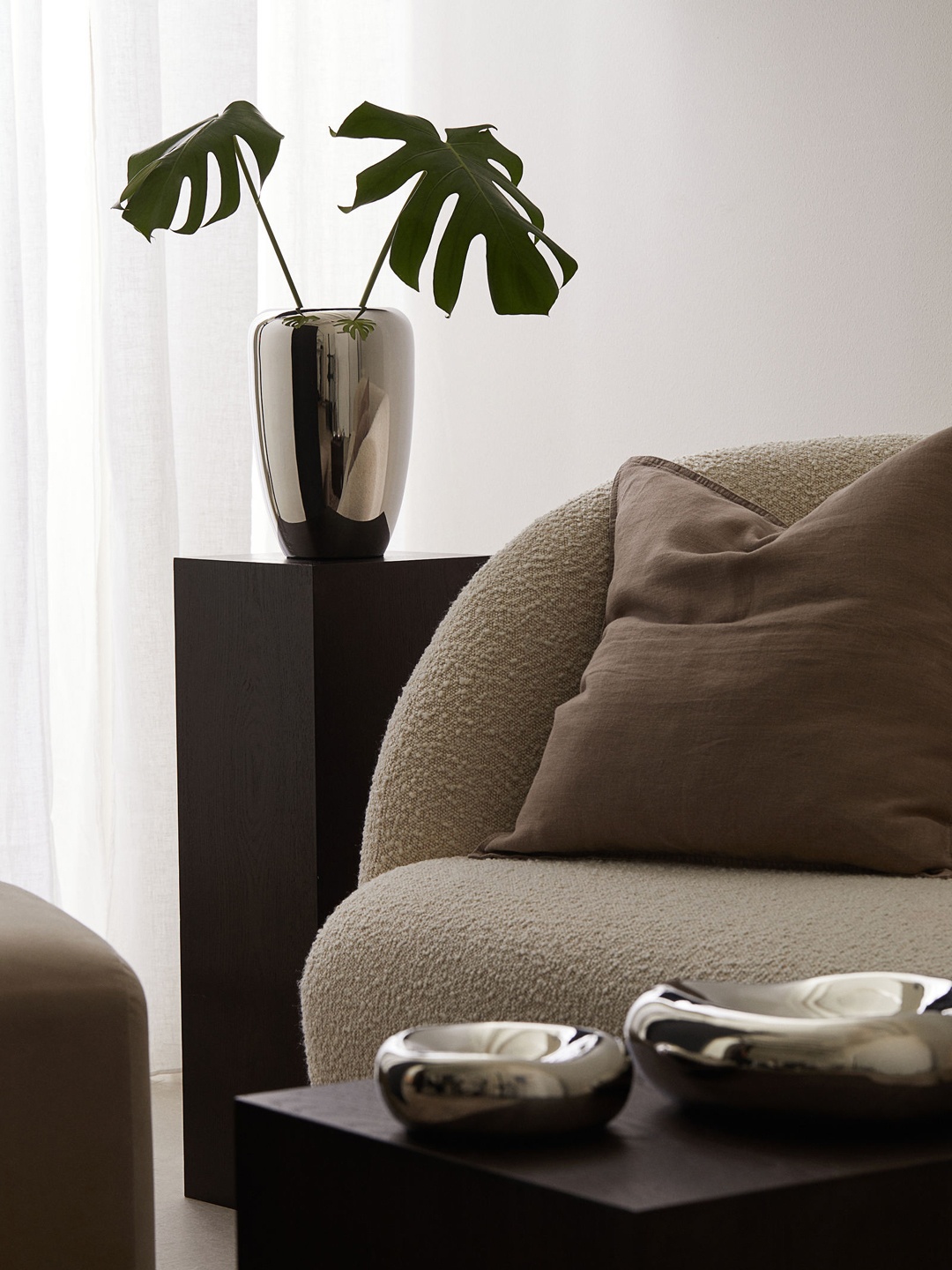 

H&M Silver-Toned Solid Metal Vase