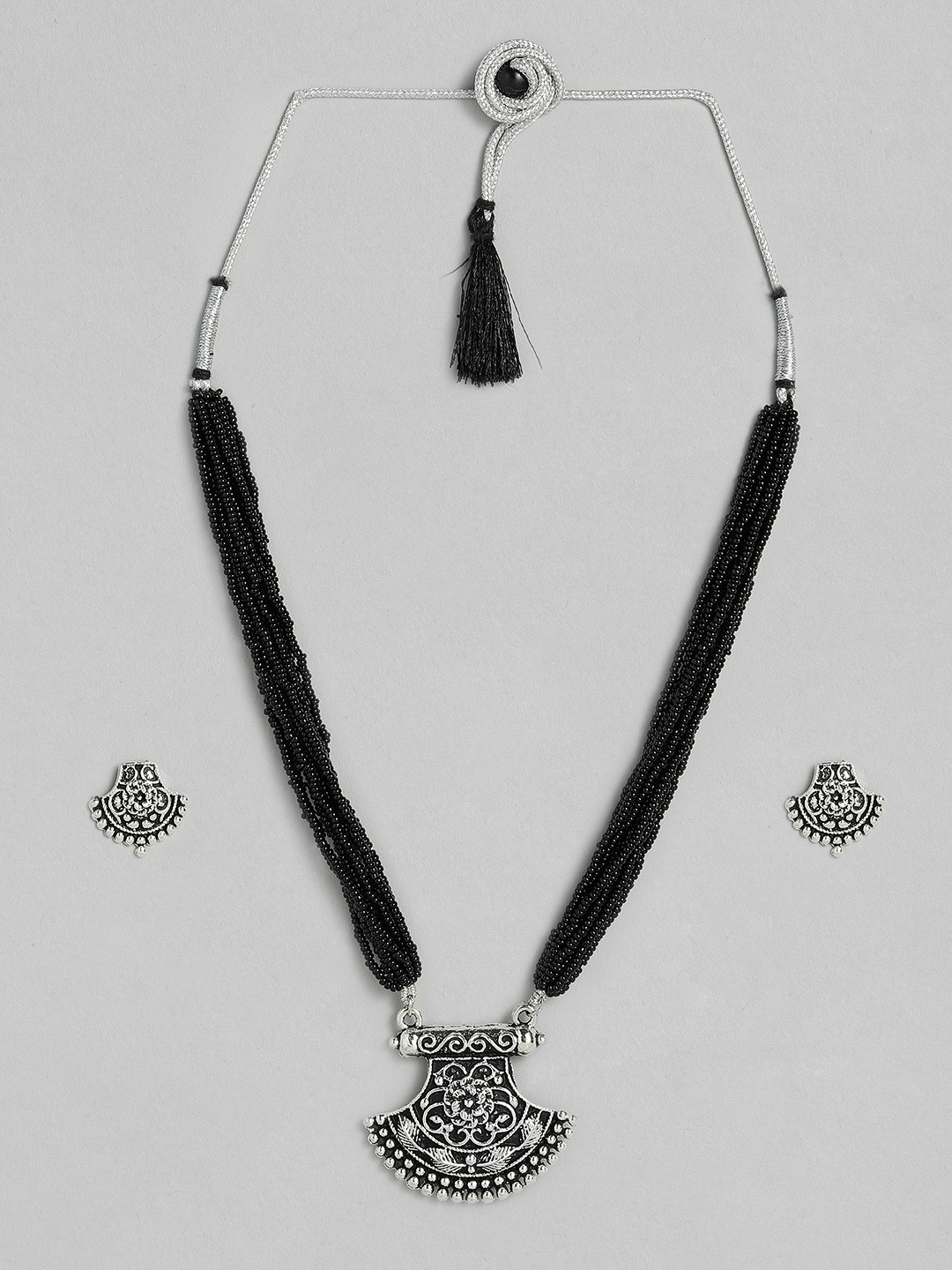 

Onaifa Women Silver-Plated Black Beaded & Pearl Studded Jewellery Set