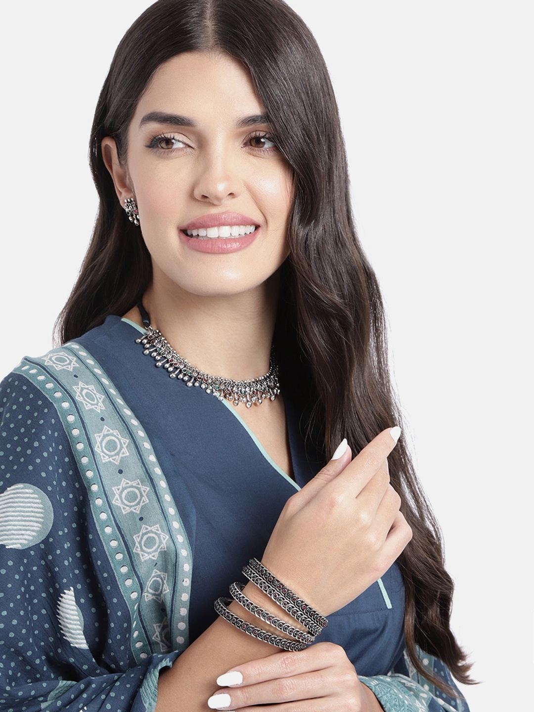 

Onaifa Silver-Toned Stone Studded Oxidised Jewellery Set, Multi