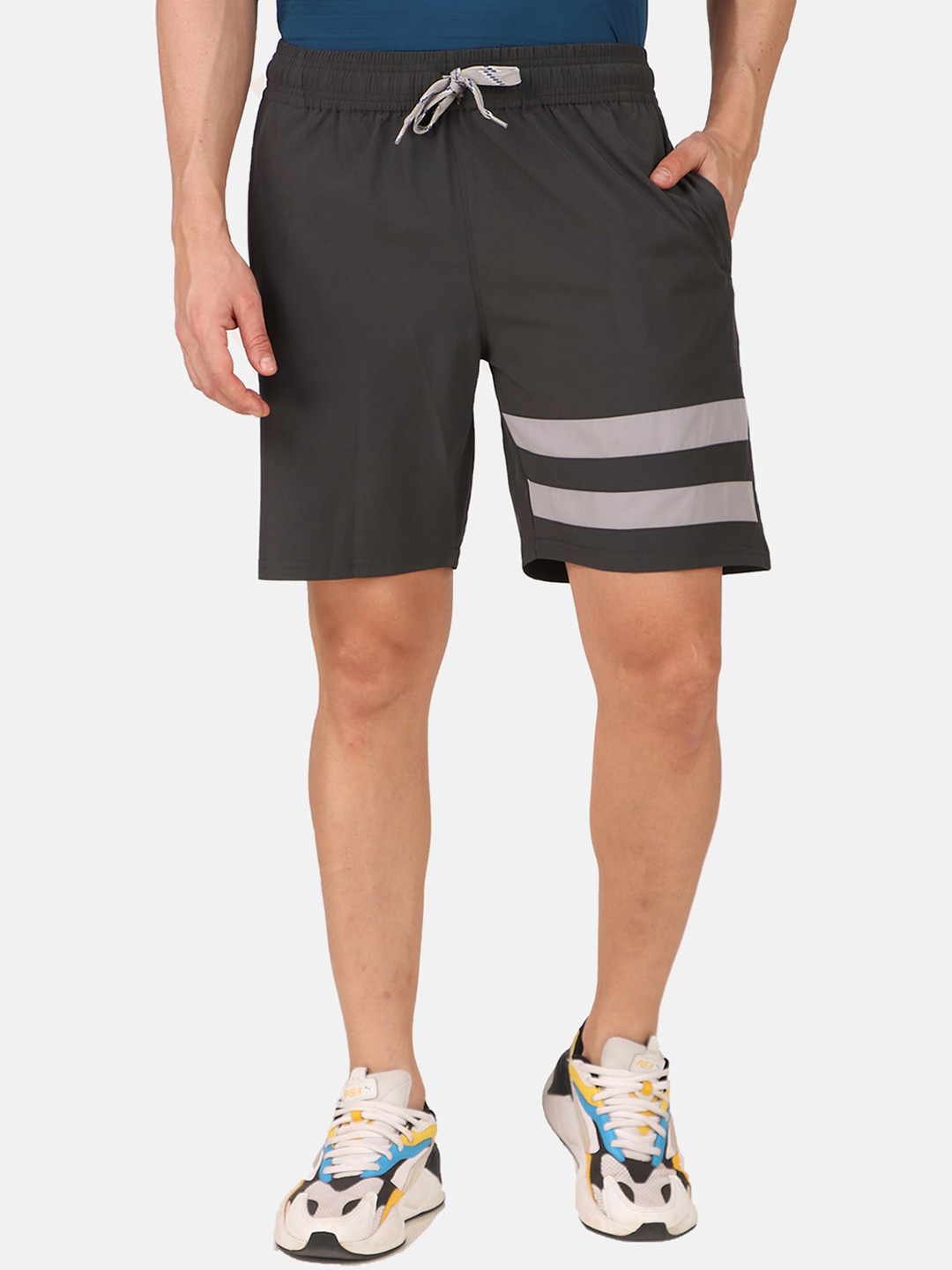 

FITINC Men Grey Striped Running Sports Shorts