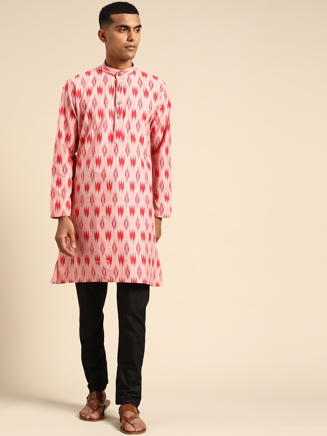 

RAJUBHAI HARGOVINDAS Men Pink & Red Ethnic Motifs Ikat Printed Pure Cotton Kurta