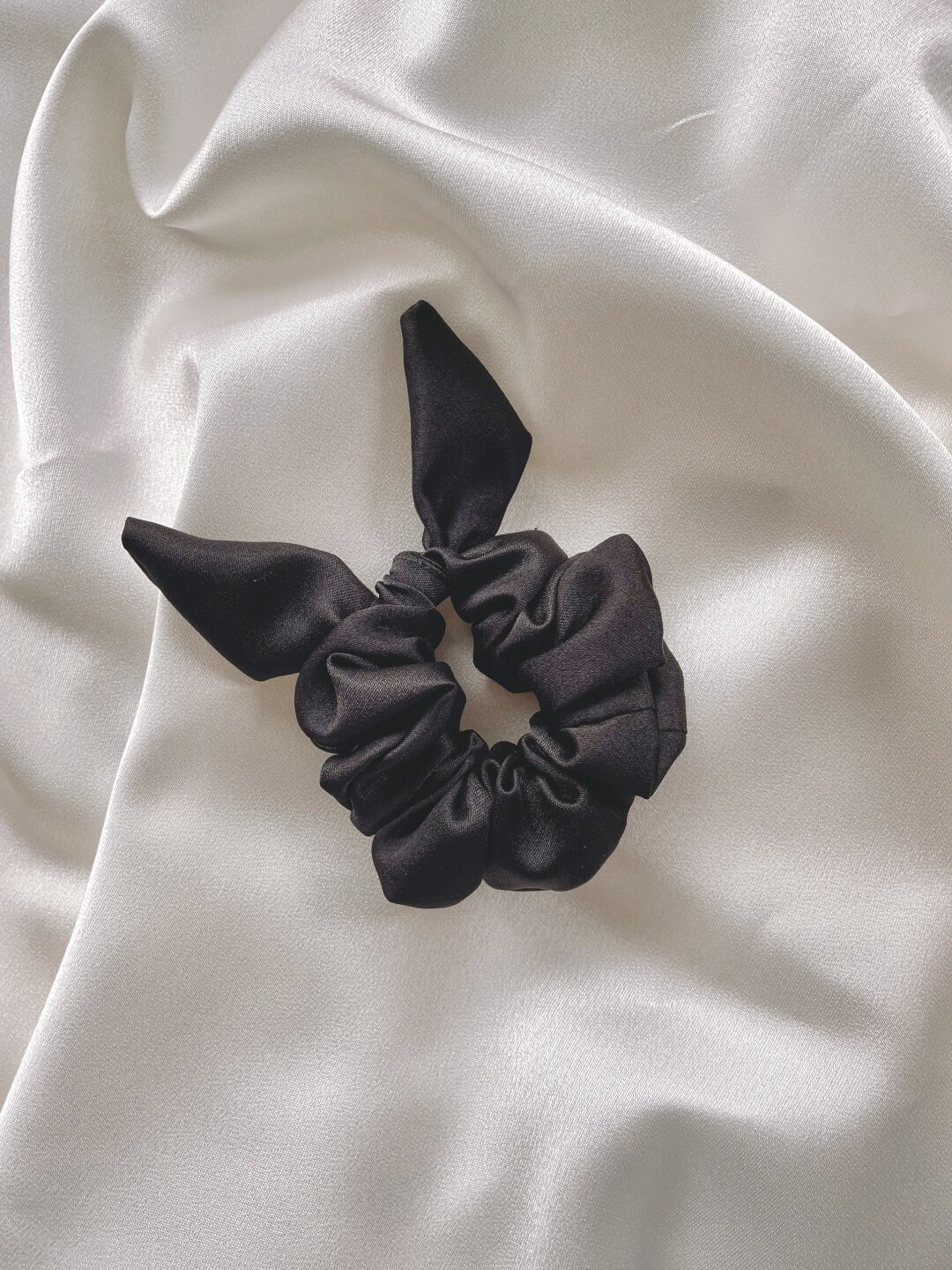 

Mueras Women Black Bow Tie Knot Scrunchie
