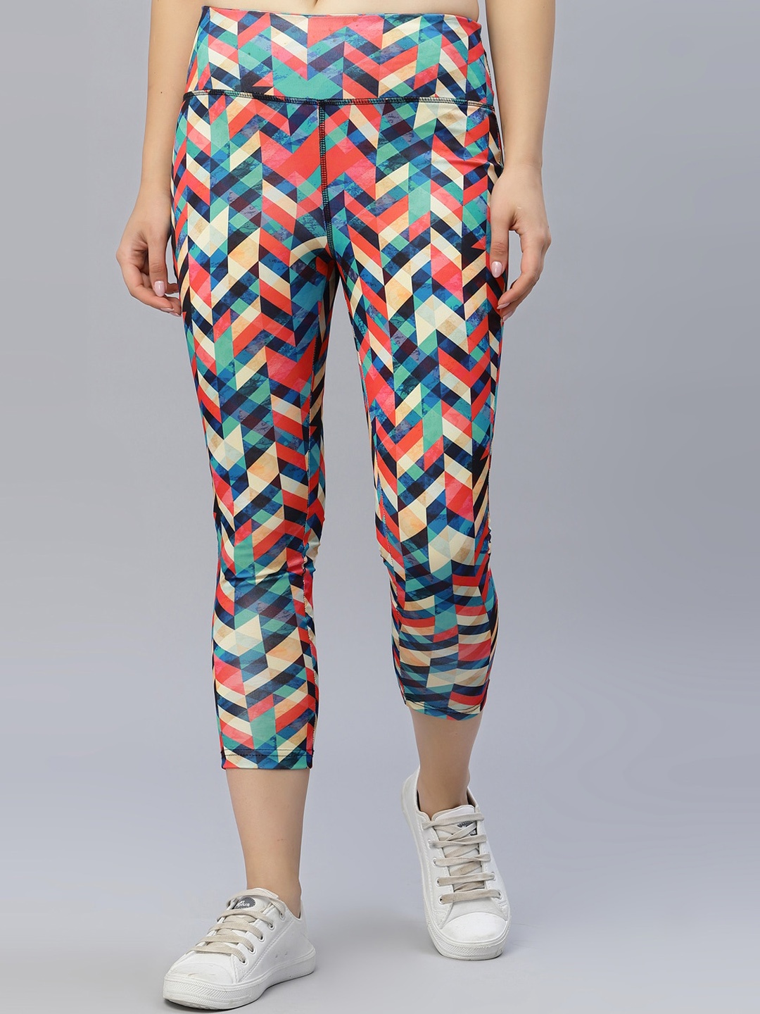 

Selvia Women Multicoloured Printed Three-Quarter Tights, Beige