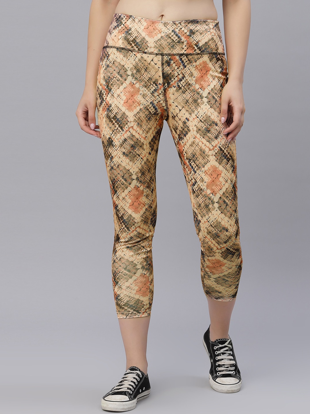 

Selvia Women Beige & Black Printed Linen Capris