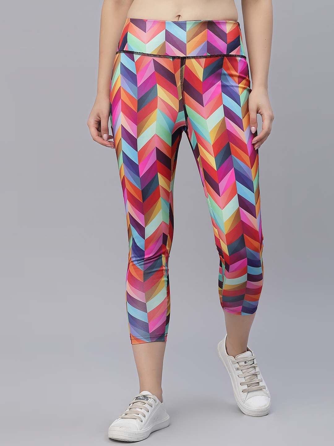 

Selvia Women Multicoloured Geometric Printed Capris, Multi