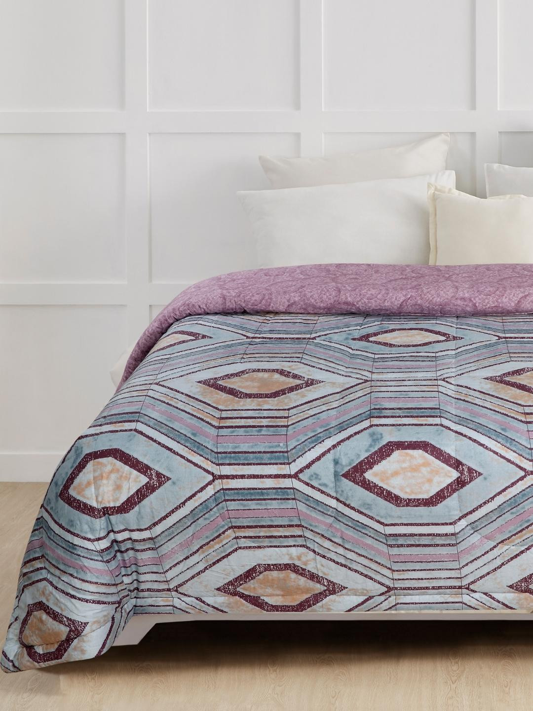 

A Homes Grace Pink & Blue Geometric Heavy Winter Pure Cotton 600 GSM Double Bed Quilt