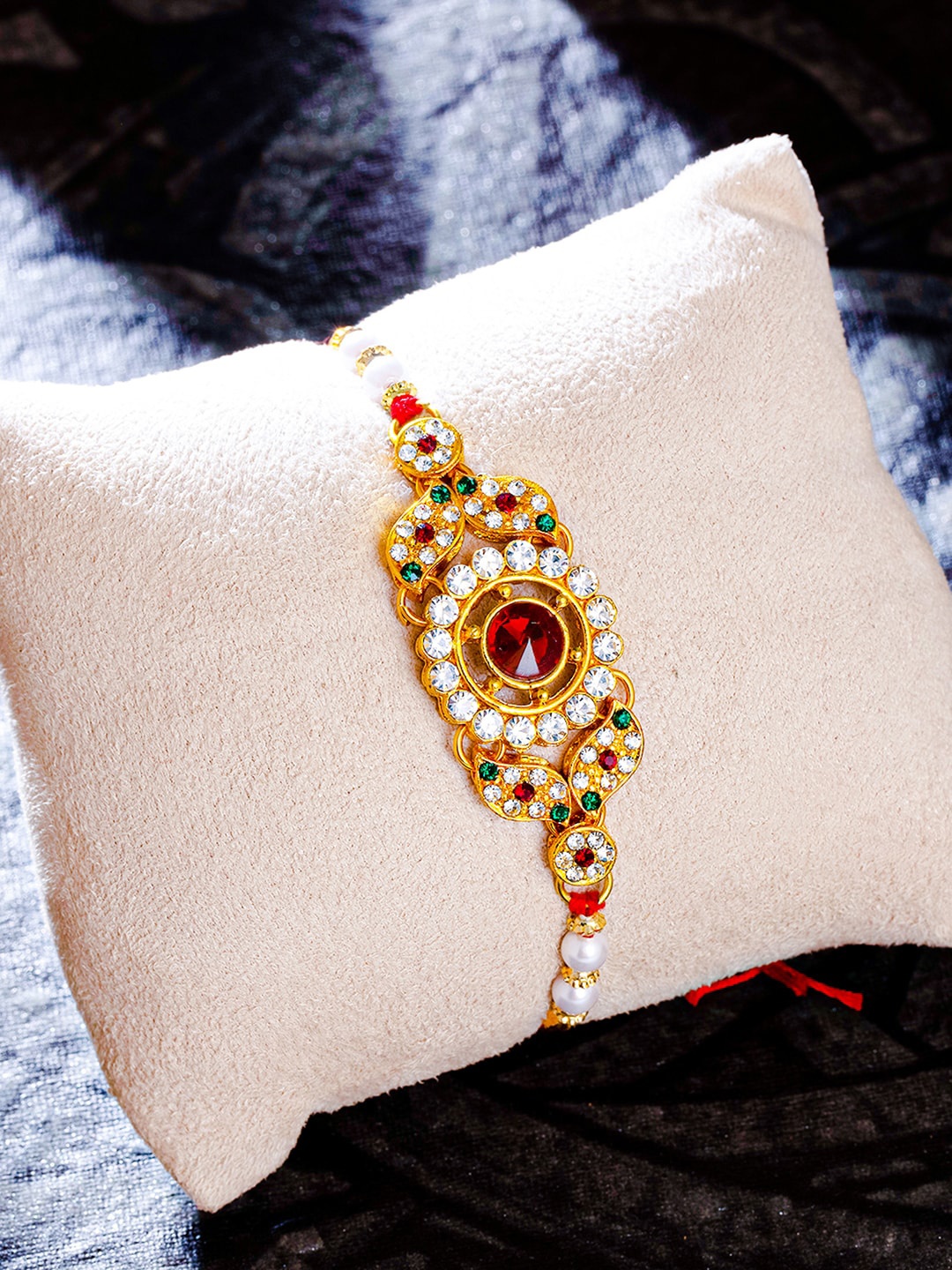 

Sukkhi Rakhi Red & Green Gold-Plated Rakhi Combo