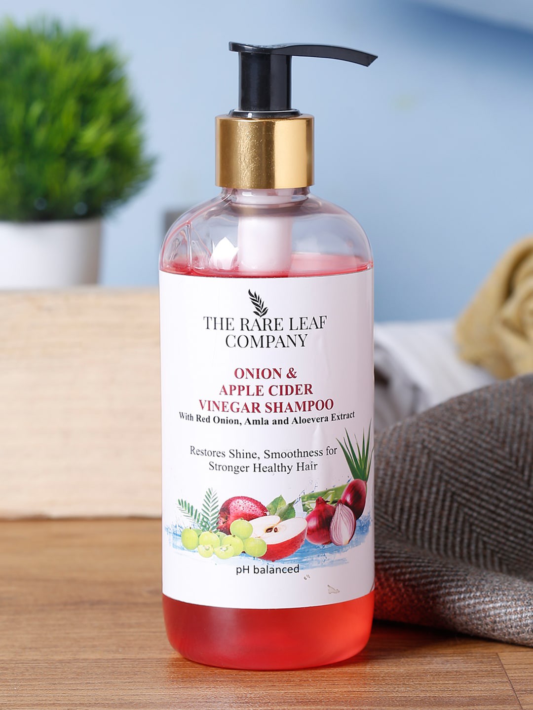 

THE RARE LEAF COMPANY Onion And Apple Cider Vinegar Shampoo With Amla & Aloevera 300 ML, Red