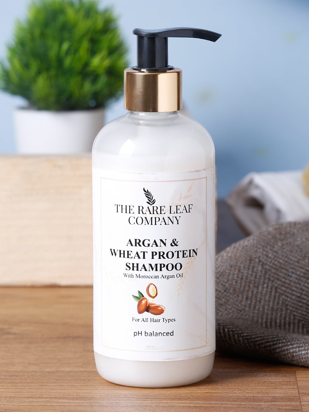 

THE RARE LEAF COMPANY Argan And Wheat Protein Shampoo 300ml, White