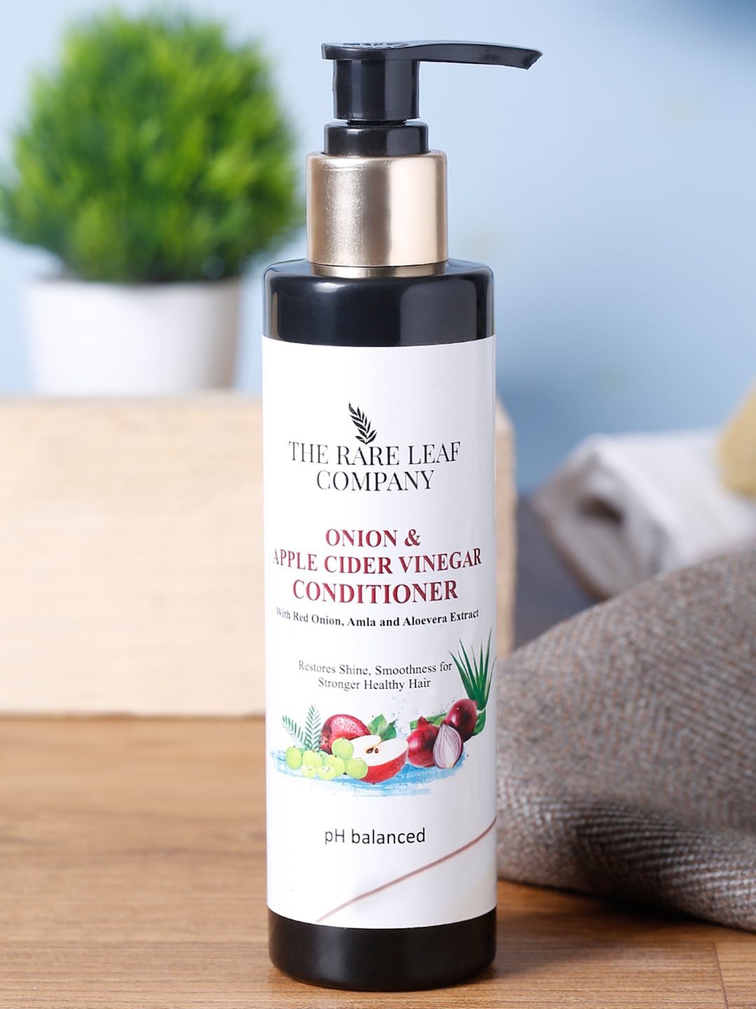 

THE RARE LEAF COMPANY Onion And Apple Cider Vinegar Conditioner 200ml, White