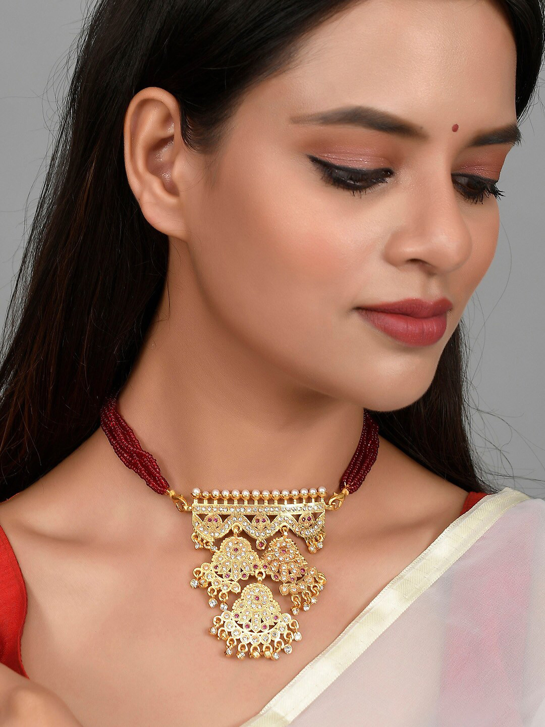 

Silvermerc Designs Red & Gold-Toned Brass Gold-Plated Meenakari Necklace