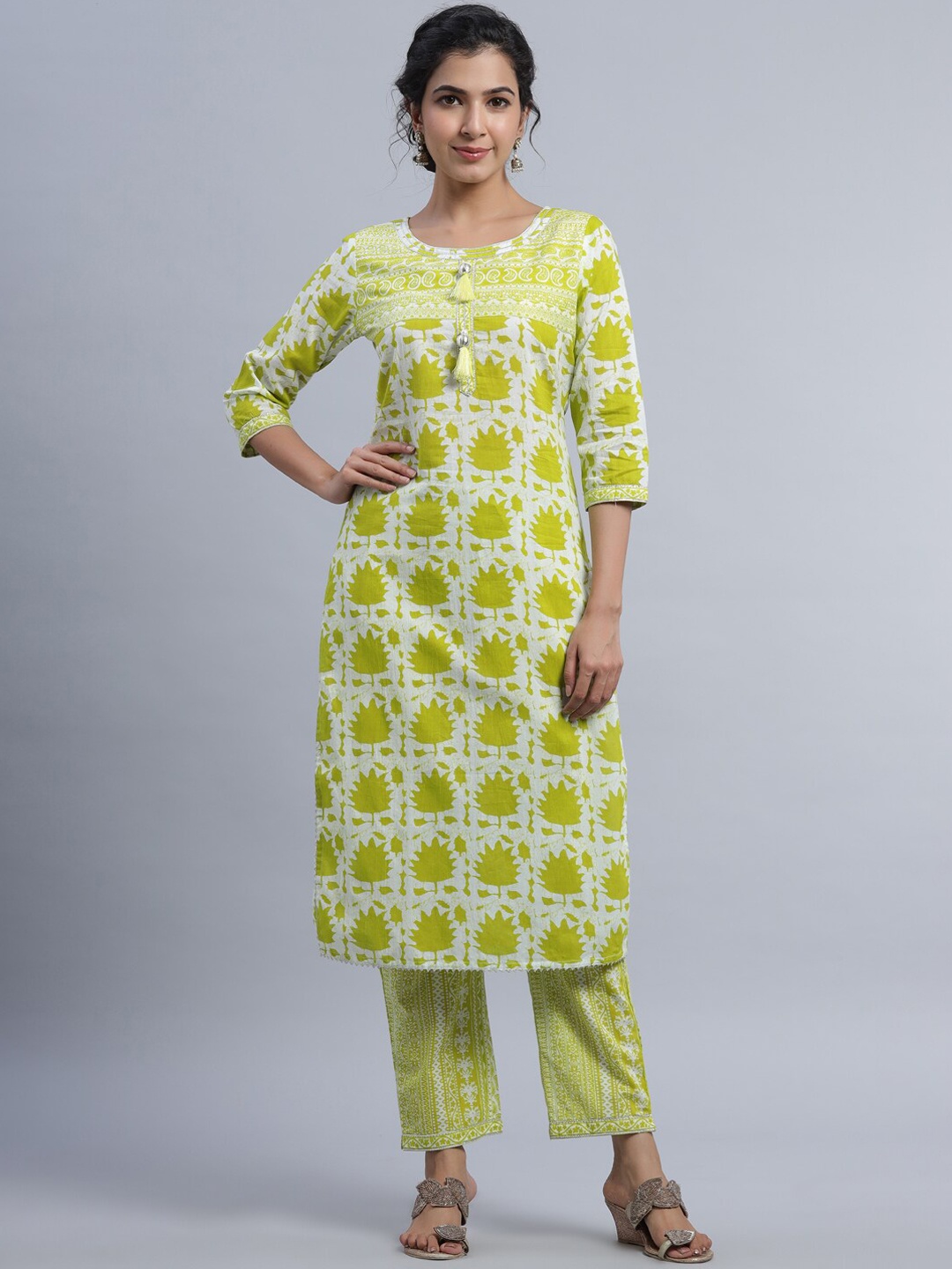 

Indian Virasat Women Green Printed Pure Cotton Kurta with Trousers