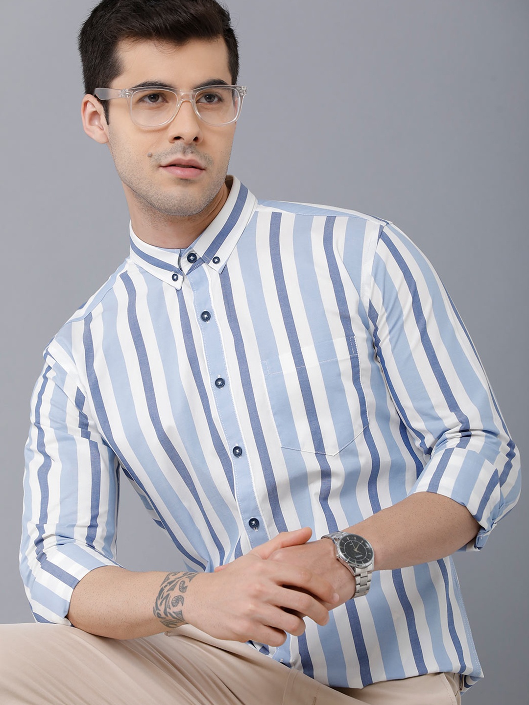 

YOVISH Men White Smart Slim Fit Striped Casual Shirt