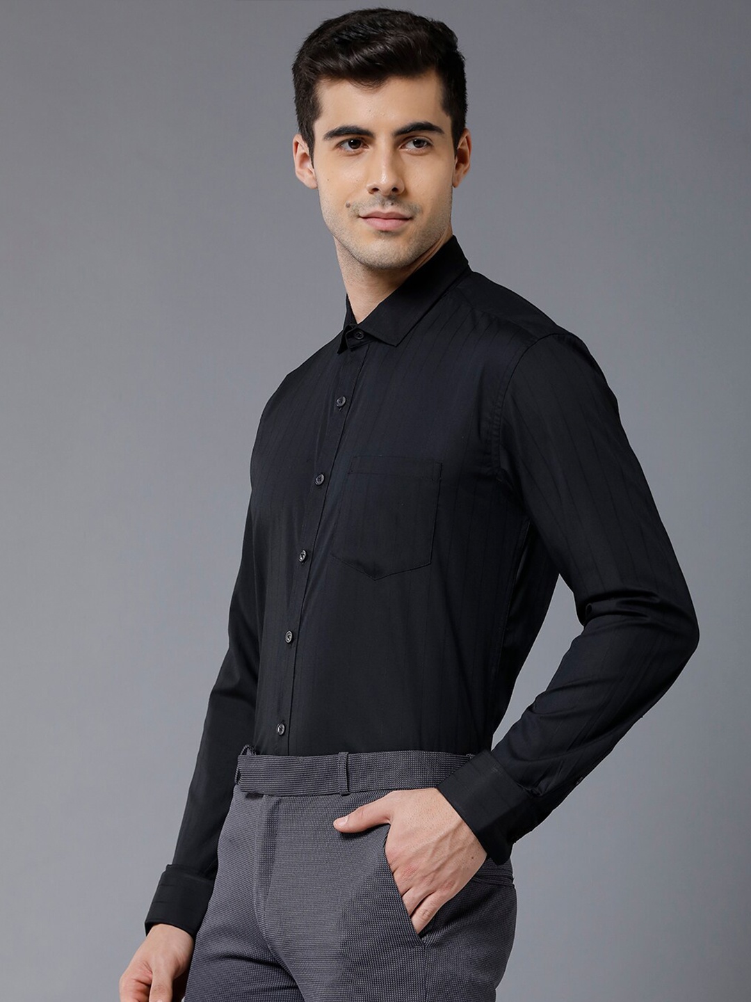 

YOVISH Men Black Smart Slim Fit Formal Shirt