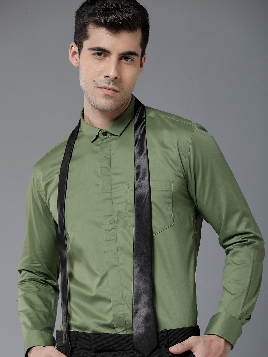 

YOVISH Men Green Smart Slim Fit Formal Shirt