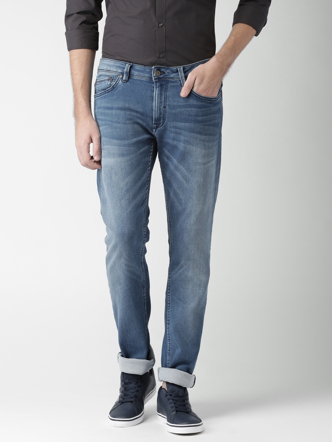 

Celio Men Blue Straight Fit Mid-Rise Clean Look Jeans