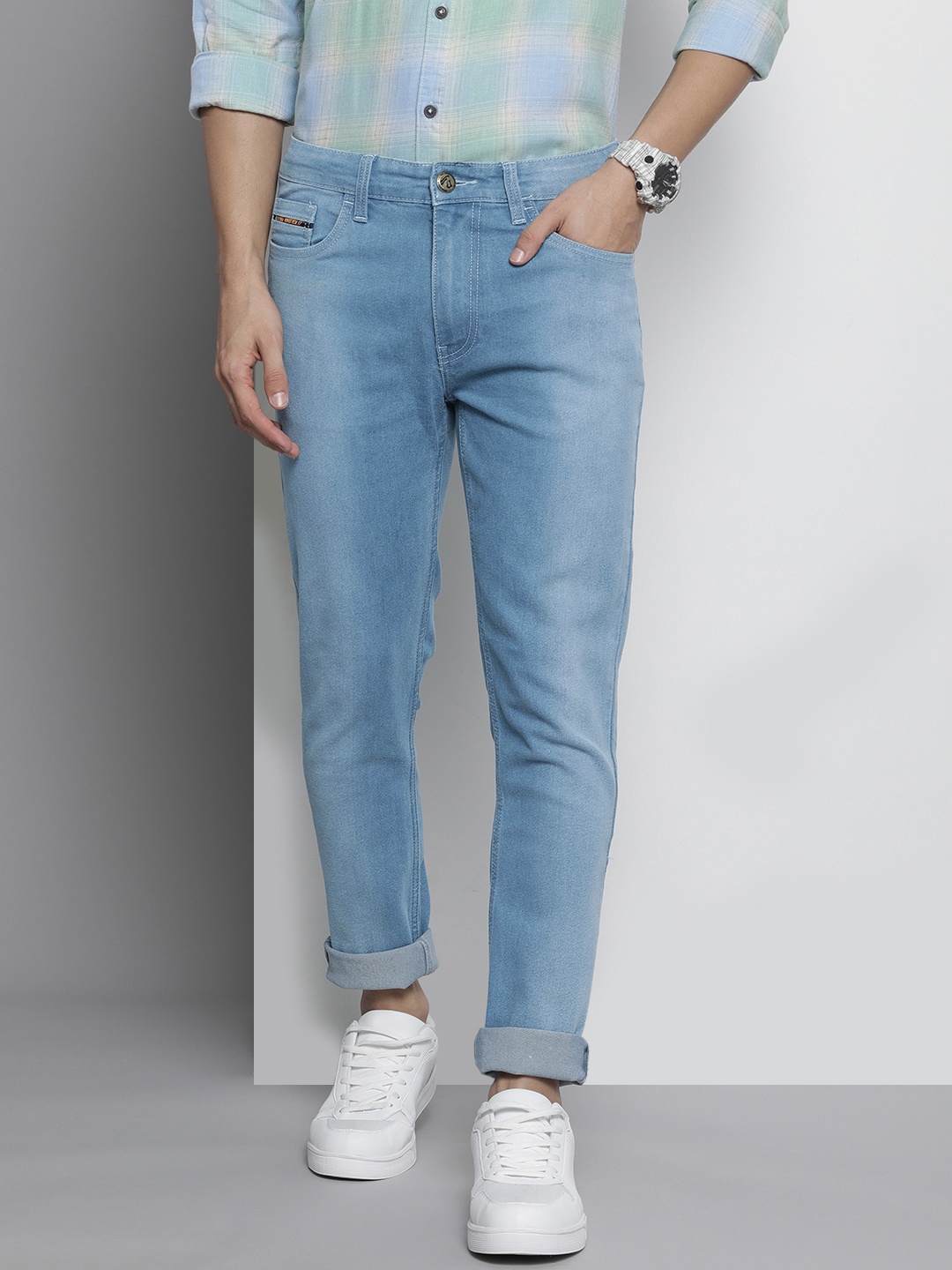 

The Indian Garage Co Men Blue Light Fade Cropped Stretchable Jeans