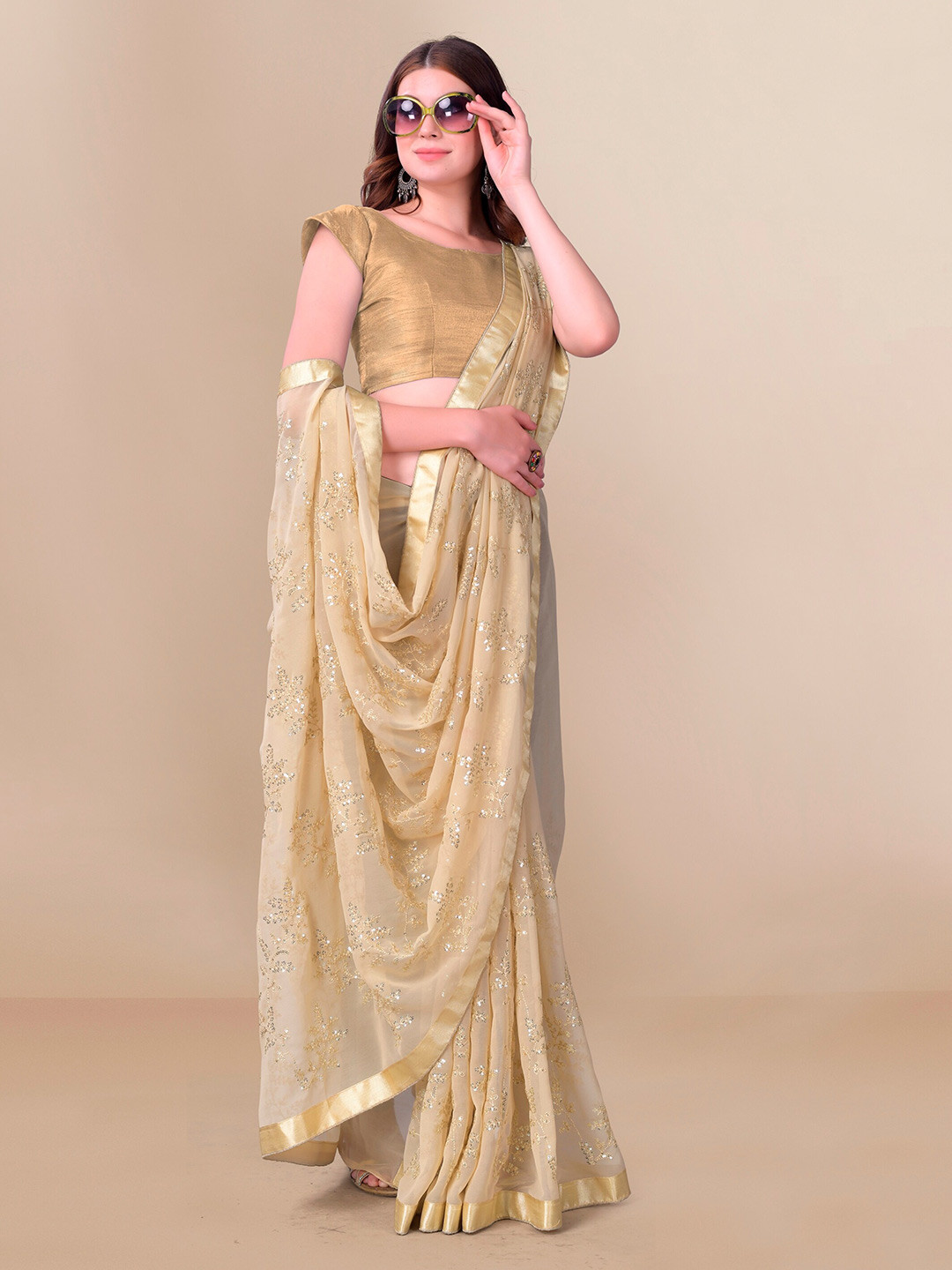 

VAIRAGEE Cream-Coloured Floral Embellished Pure Georgette Saree