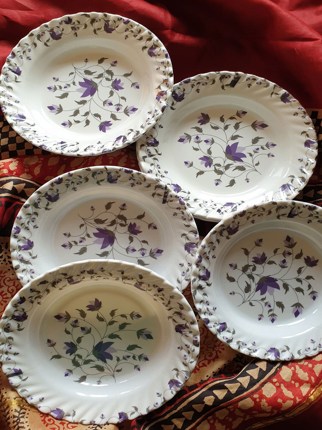 

Gallery99 White & Black 6 Pieces Printed Melamine Glossy Plates