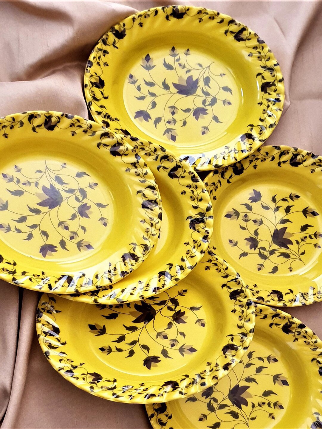 

Gallery99 Yellow & Brown 6 Pieces Printed Melamine Glossy Plates