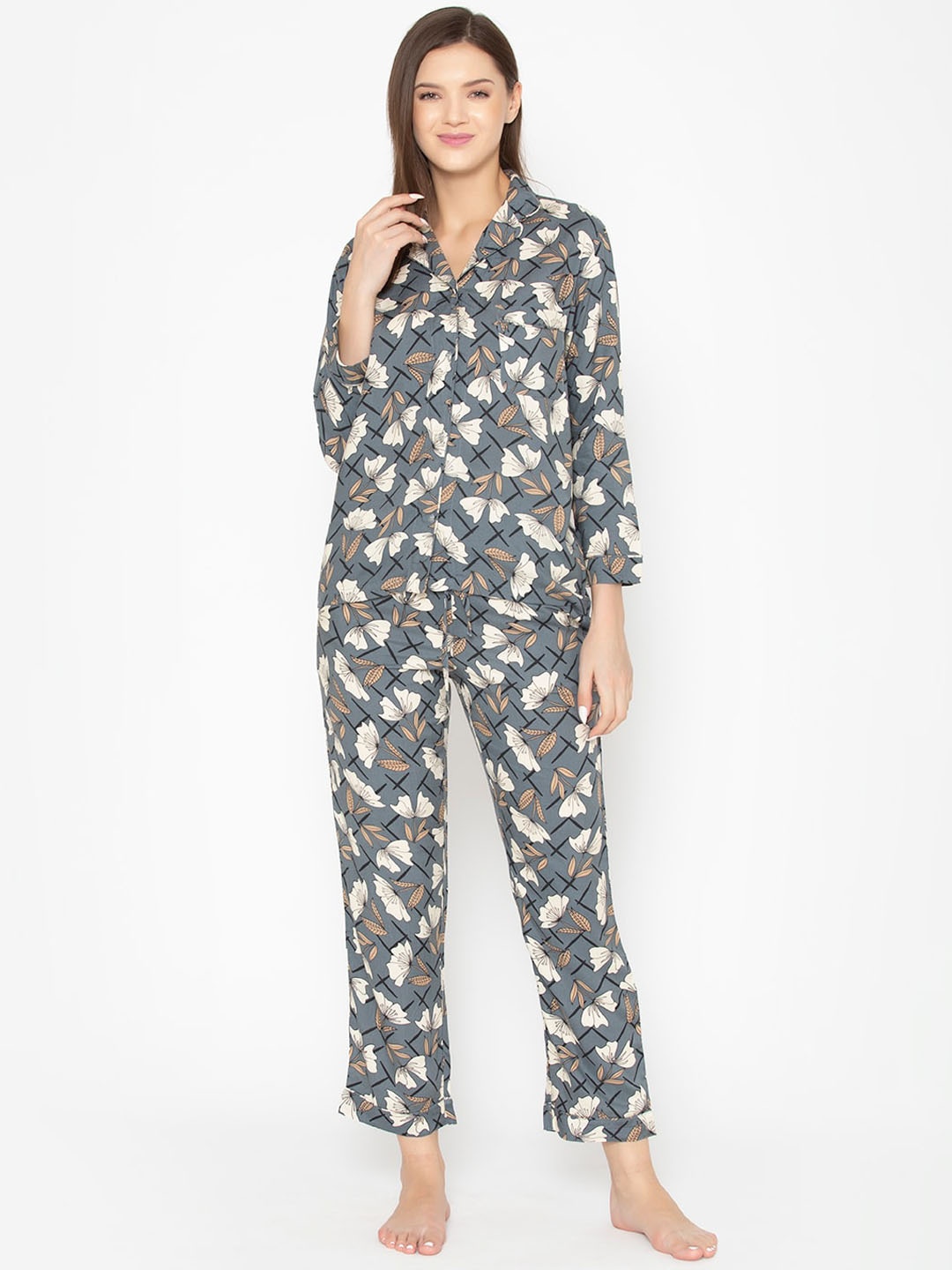 

Vami Women Grey & White Printed Night suit