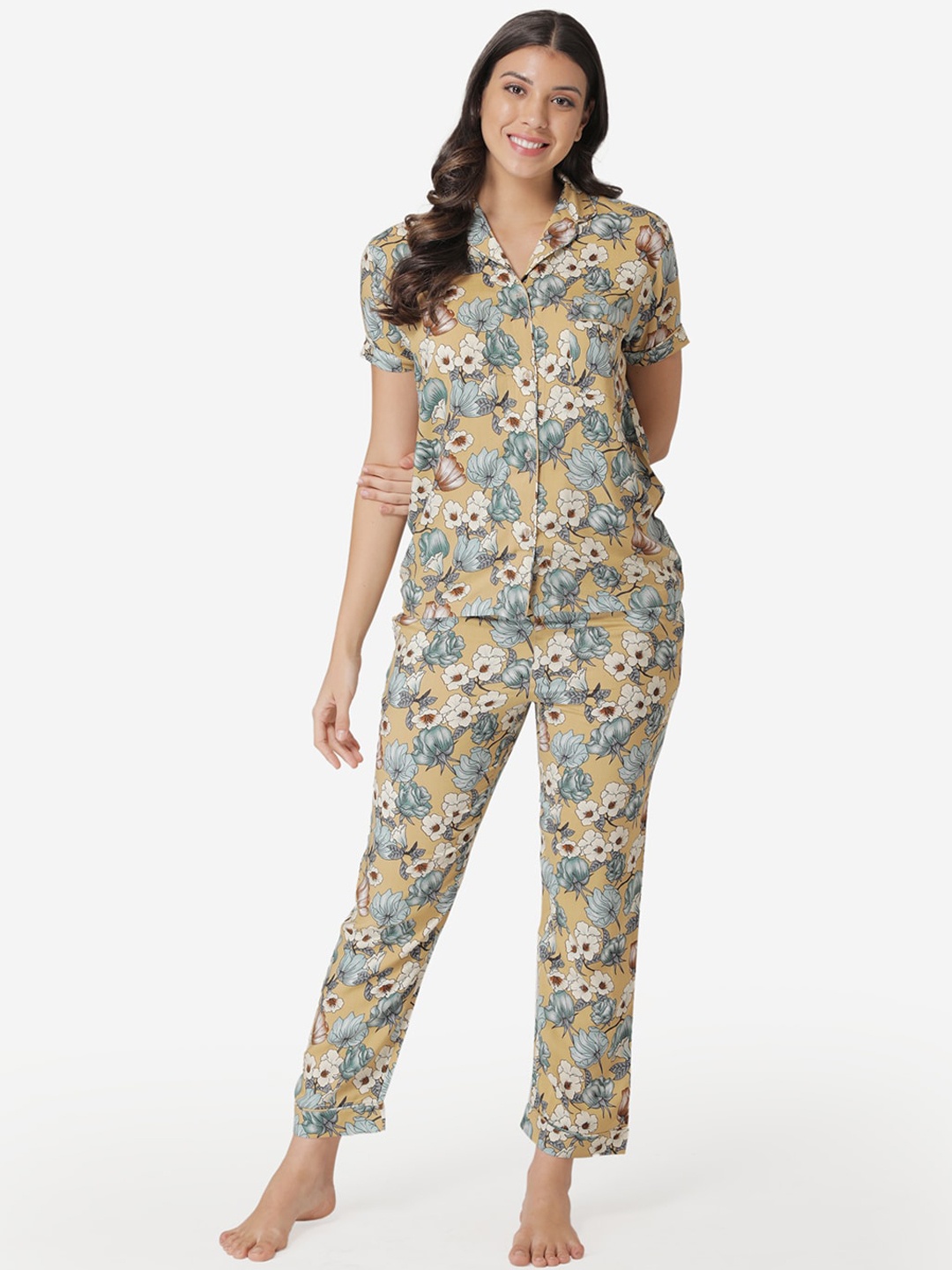 

Vami Women Beige & Grey Printed Night suit