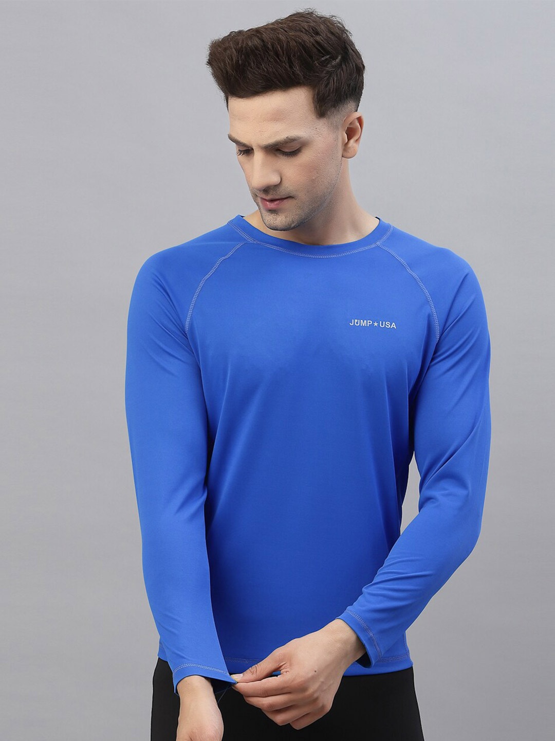 

JUMP USA Men Blue Solid T-shirt