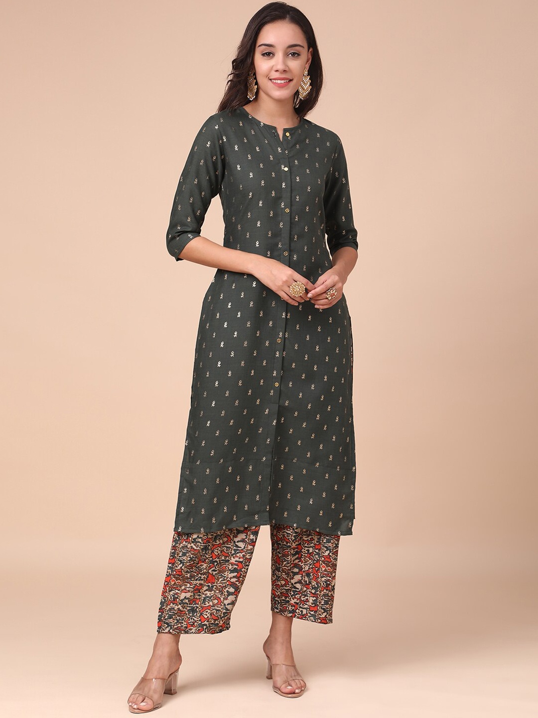 

MOKOSH Women Green Printed Pleated Kurta with Trousers