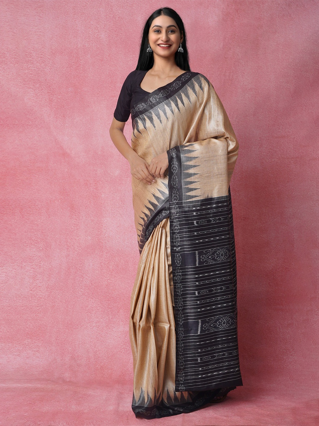 

Unnati Silks Cream-Coloured & Grey Jute Silk Handloom Sustainable Jamdani Saree