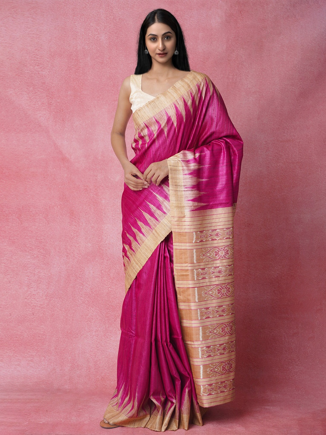 

Unnati Silks Pink & Gold-Toned Pure Ghicha Handloom Jute Silk Jamdani Saree