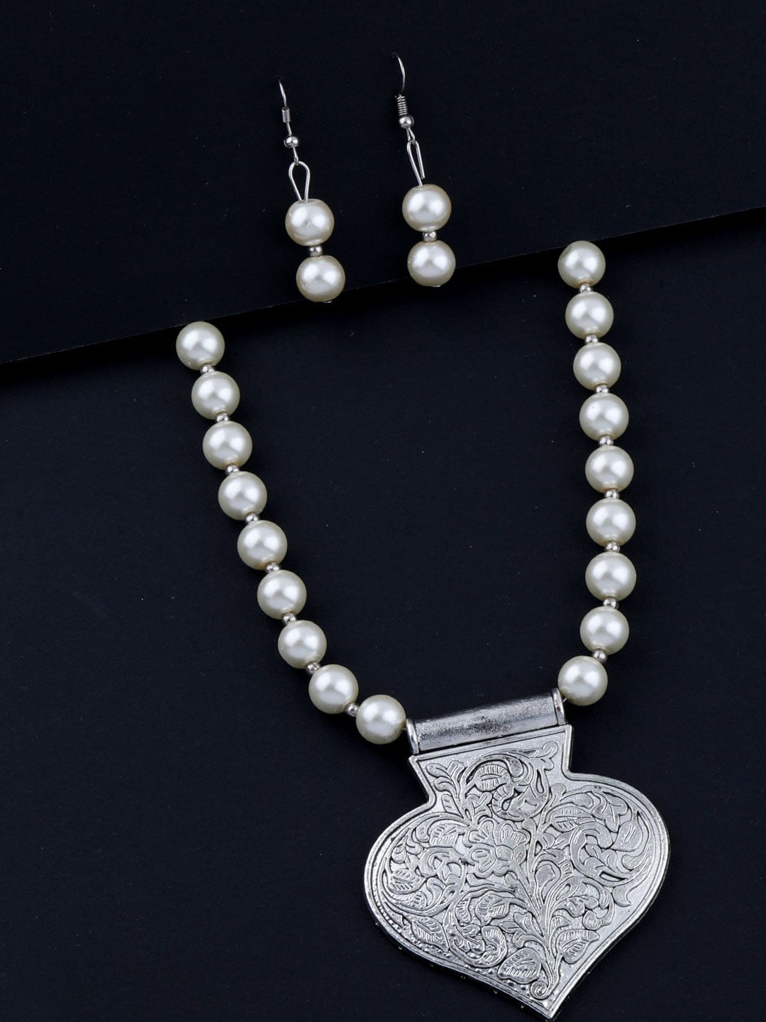 

Silver Shine Silver-Toned Pearl Beaded Jewellery Set