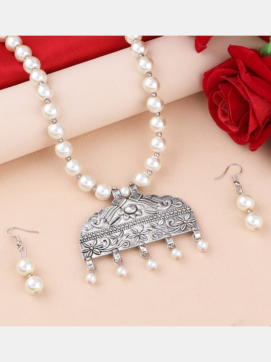 

Silver Shine Silver-toned & White Pearls-Beaded Jewellery Set