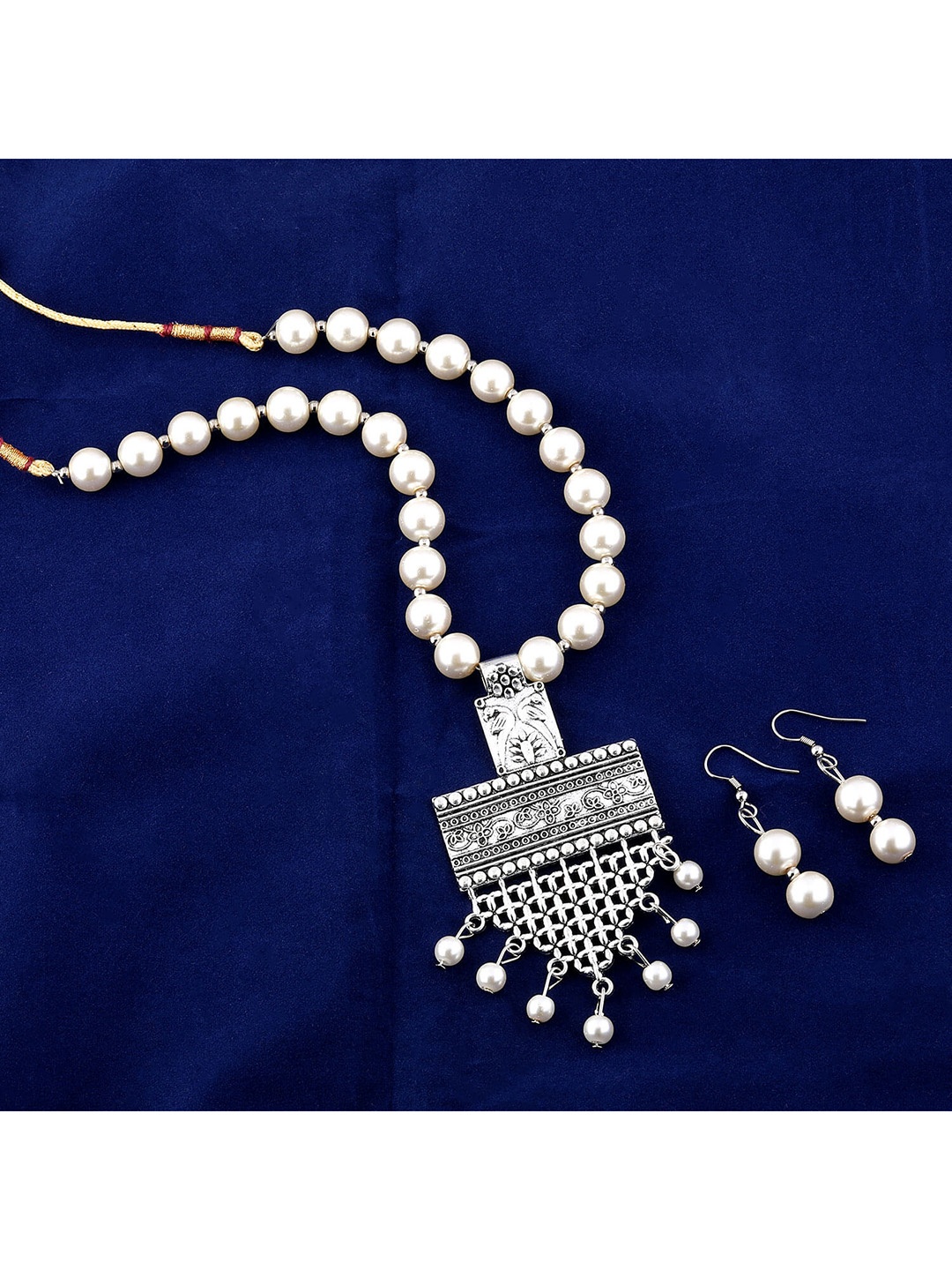 

Silver Shine Silver-Toned Pearl Beaded Jewellery Set