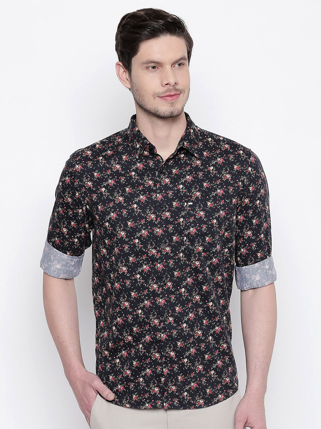 

Basics Men Black Slim Fit Floral Printed Casual Shirt