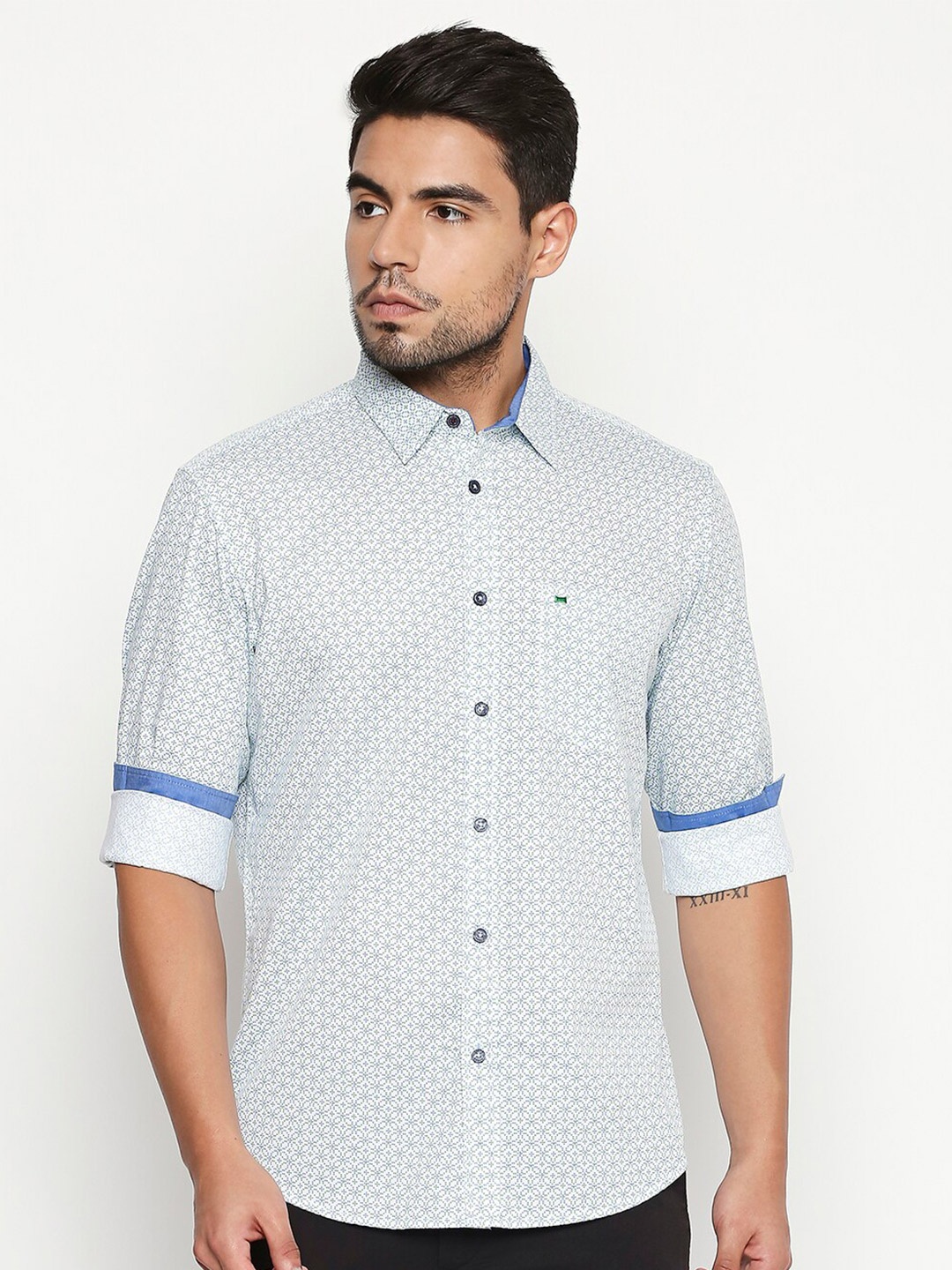 

Basics Men Green Slim Fit Printed Casual Shirt