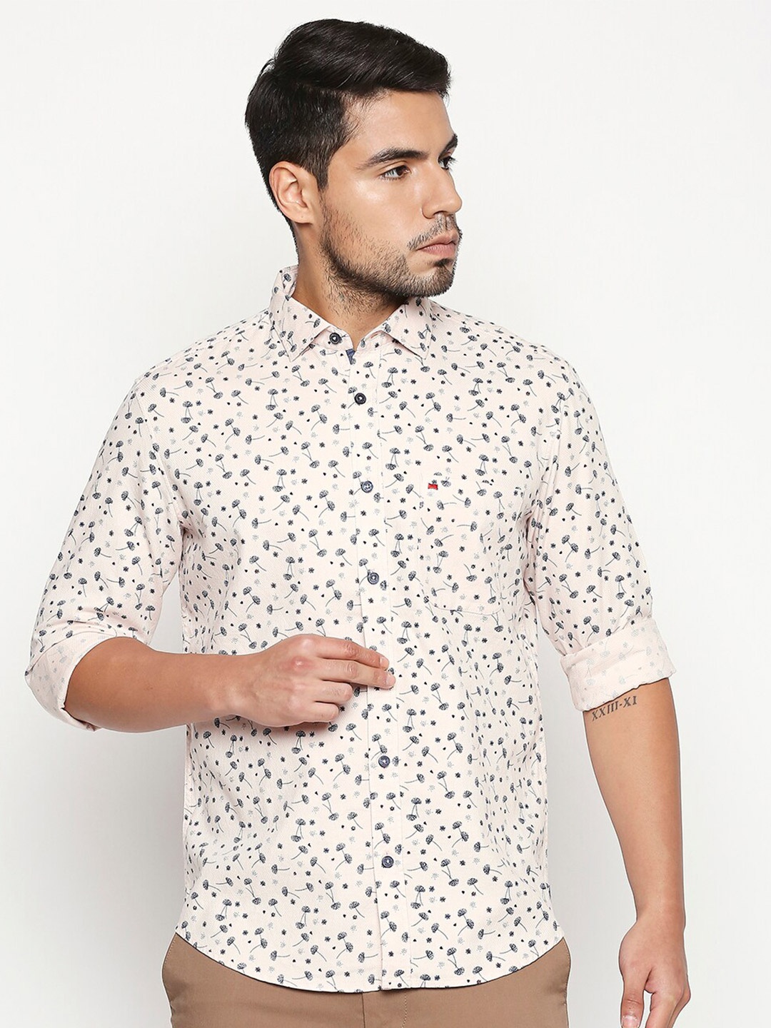 

Basics Men Cream-Coloured Slim Fit Floral Printed Casual Shirt & Plus Size