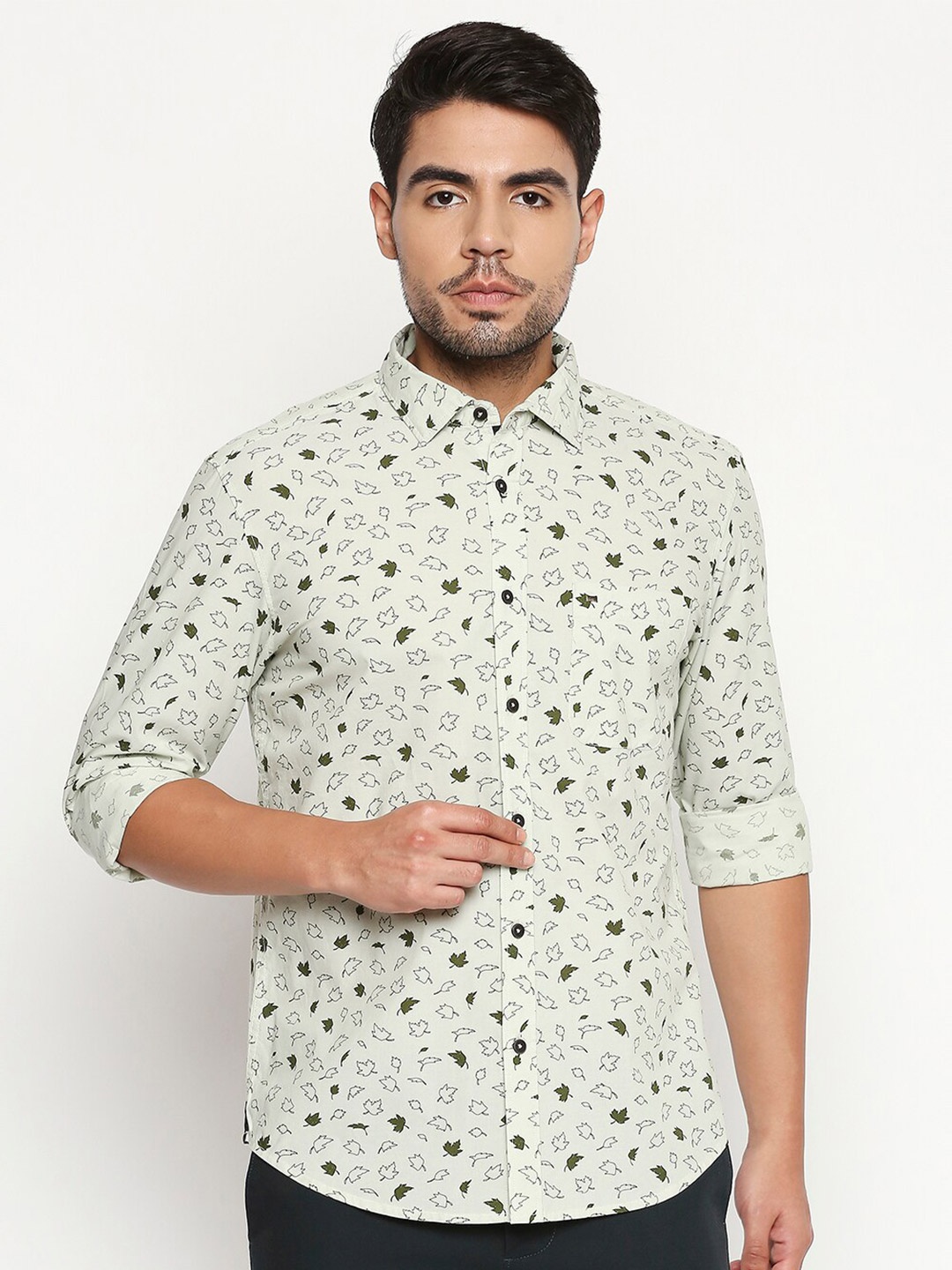 

Basics Men Green Slim Fit Printed Casual Shirt