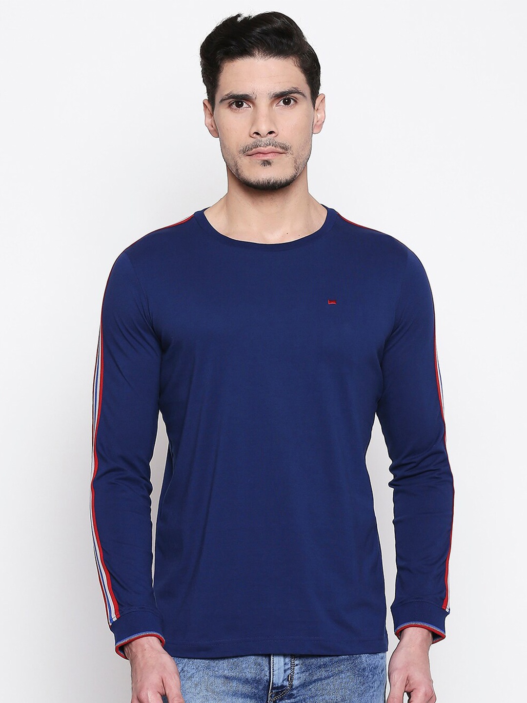 

Basics Men Navy Blue Slim Fit T-shirt