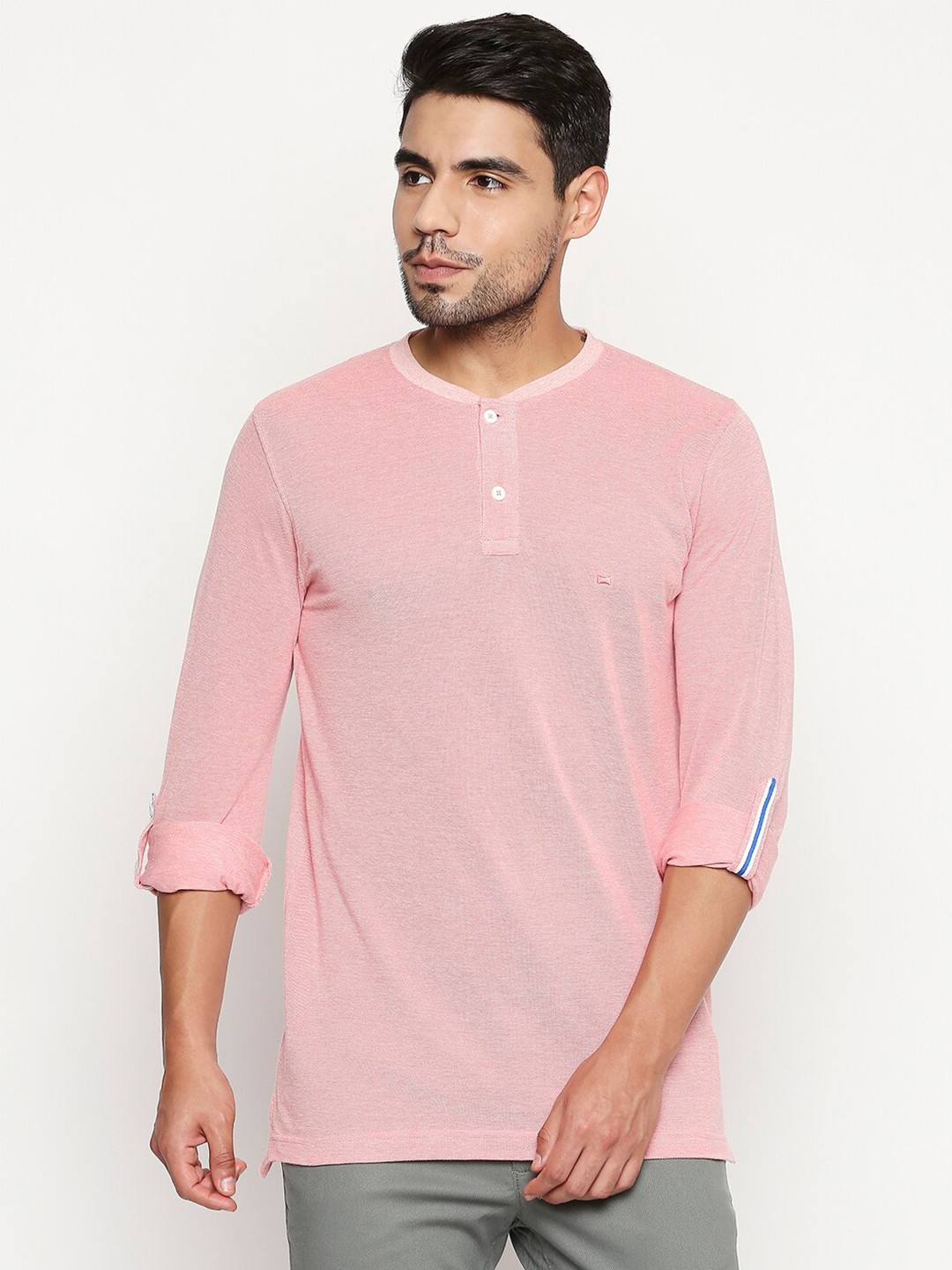 

Basics Men Pink Solid Cotton Slim Fit T-shirt