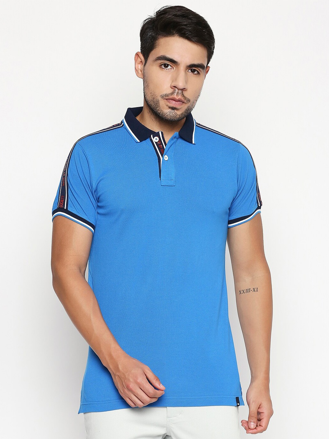 

Basics Men Blue & button blue Printed V-Neck Applique Slim Fit T-Shirt
